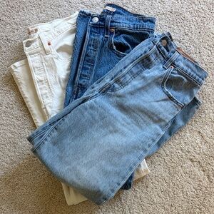 Classic High-Waist Light Wash Jeans